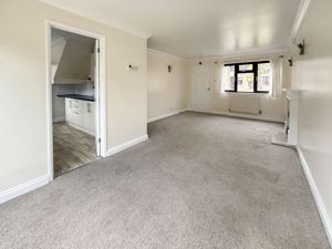 Lounge / Dining Room Overview- click for photo gallery